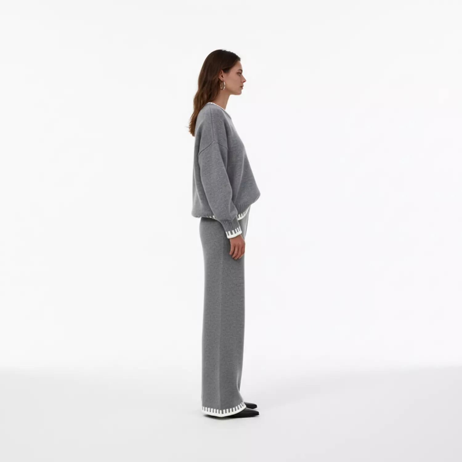 The Frame set in Grey 1