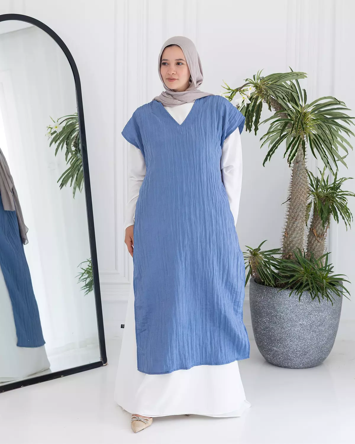  Sleeveless Shirt Dress image