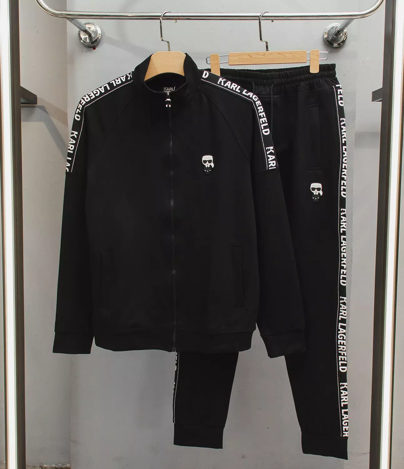 KARL LAGERFELD SUIT / 1507 image