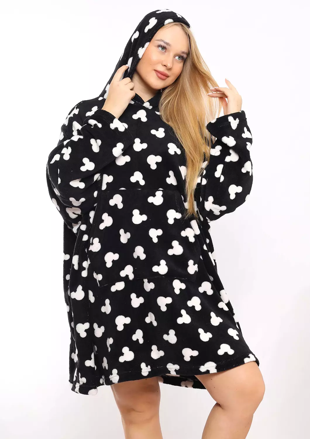 P313 MICKEY BLACK AND WHITE BLANKET image