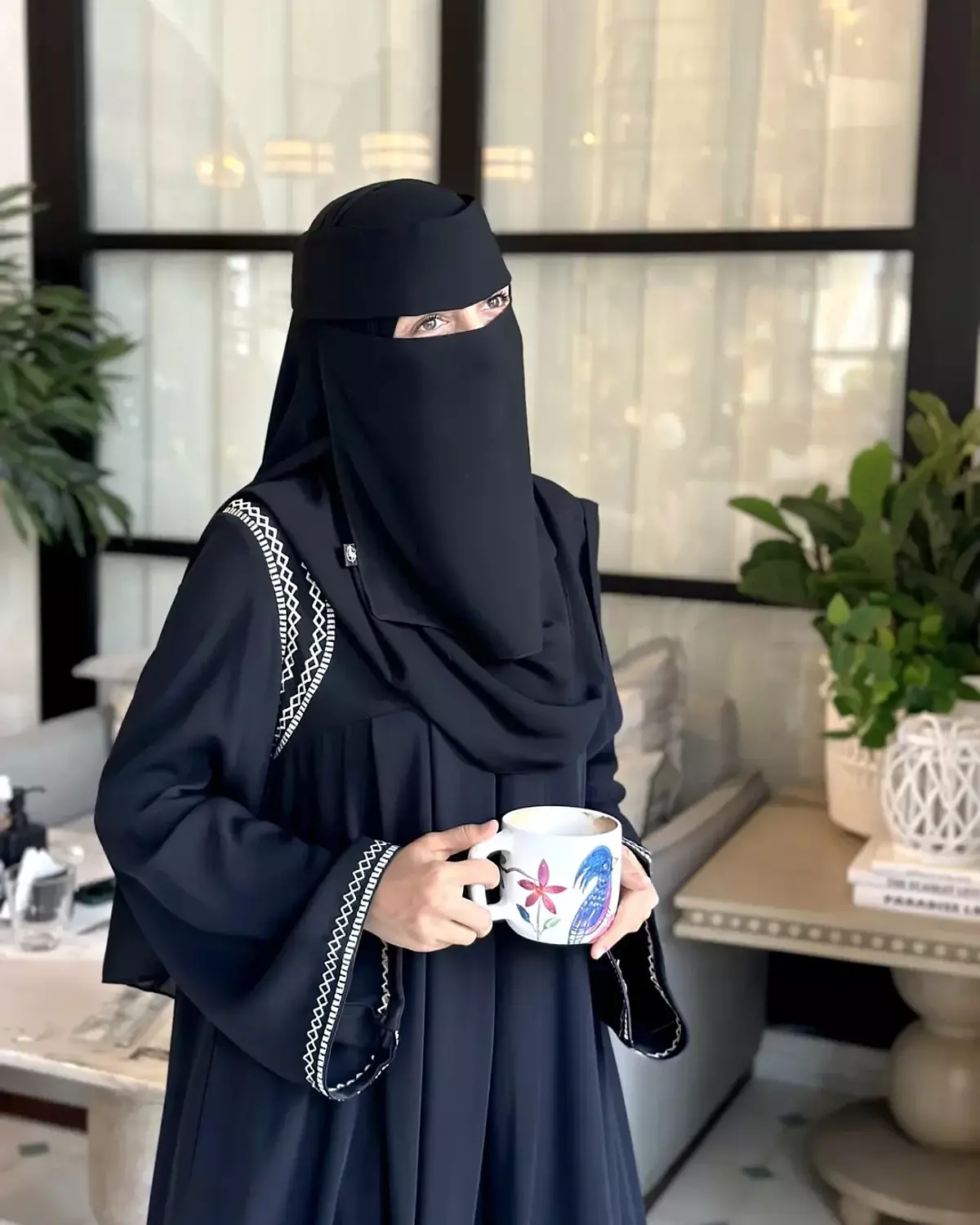 نقاب سعودي  hover image