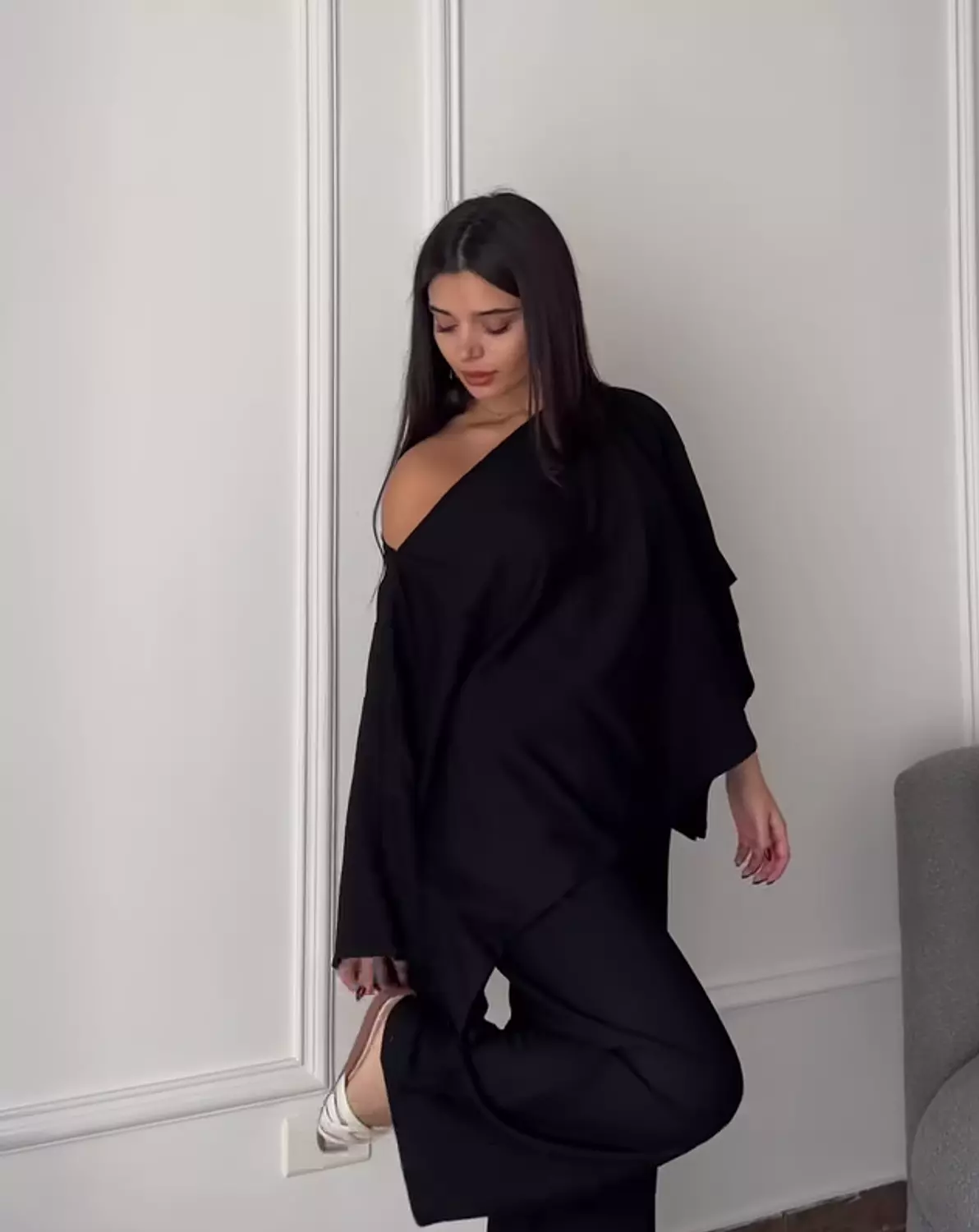Relaxed Asymmetrical Linen Set with Wide-Leg Pants image