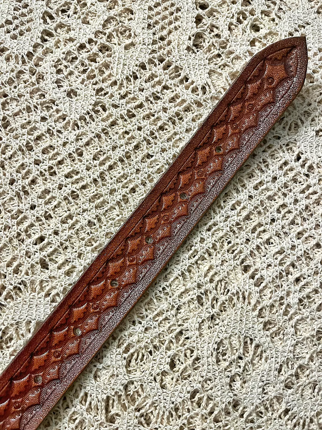 Tooled leather belt Shell & pearl pattern  3