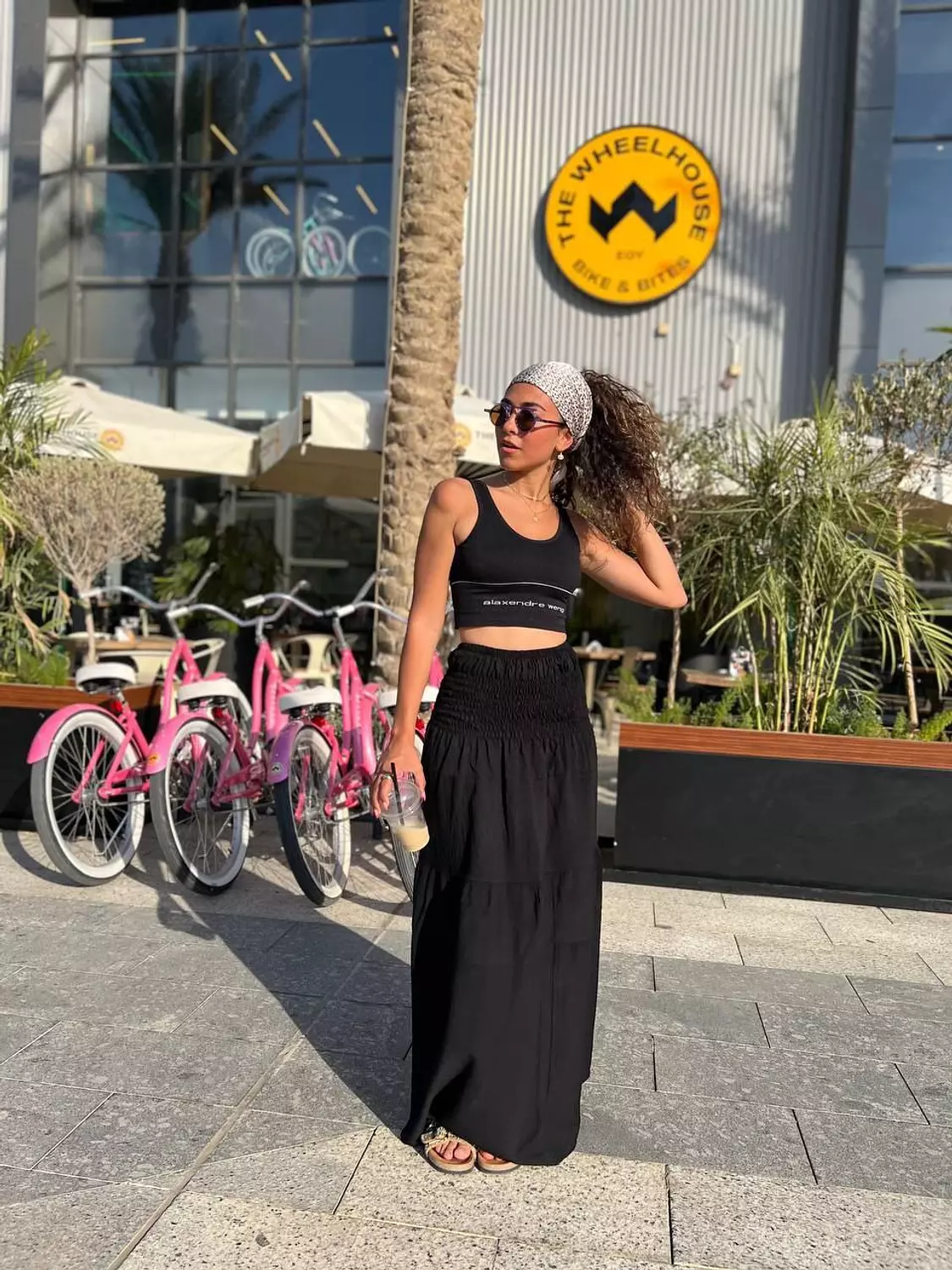 The black skirt  2