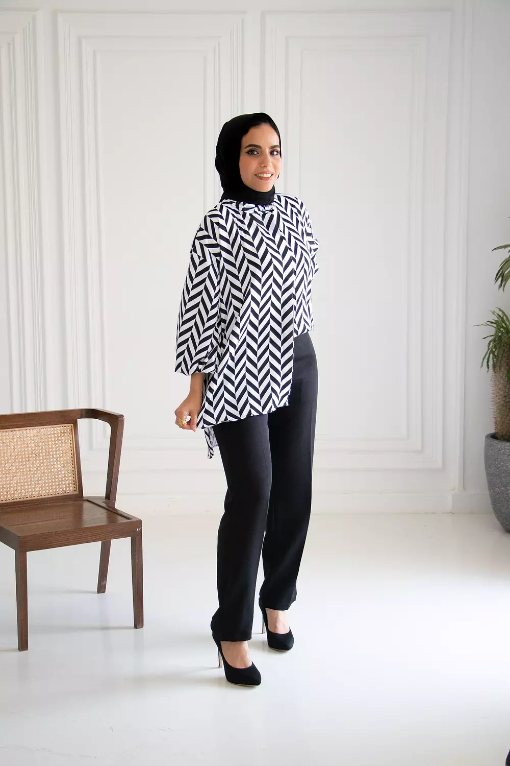 Black and white blouse 4