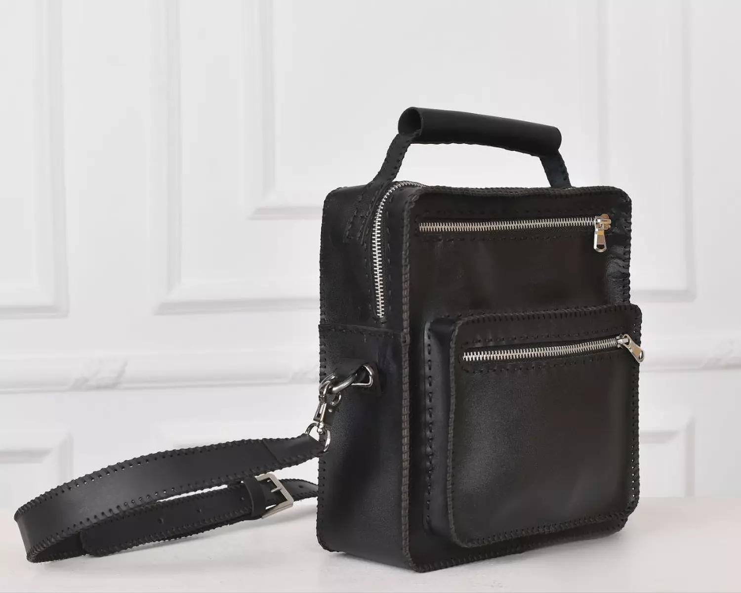 crossbady bag for men image
