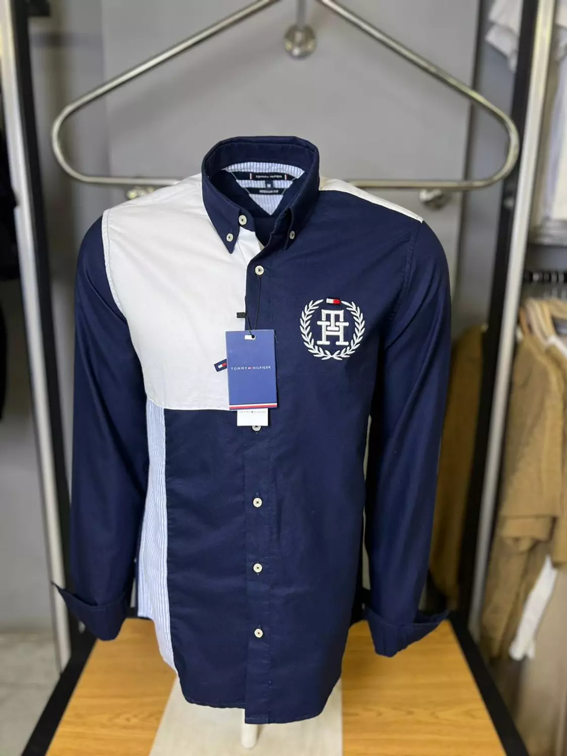TOMMY HILFIGER SHIRT / 1475 3