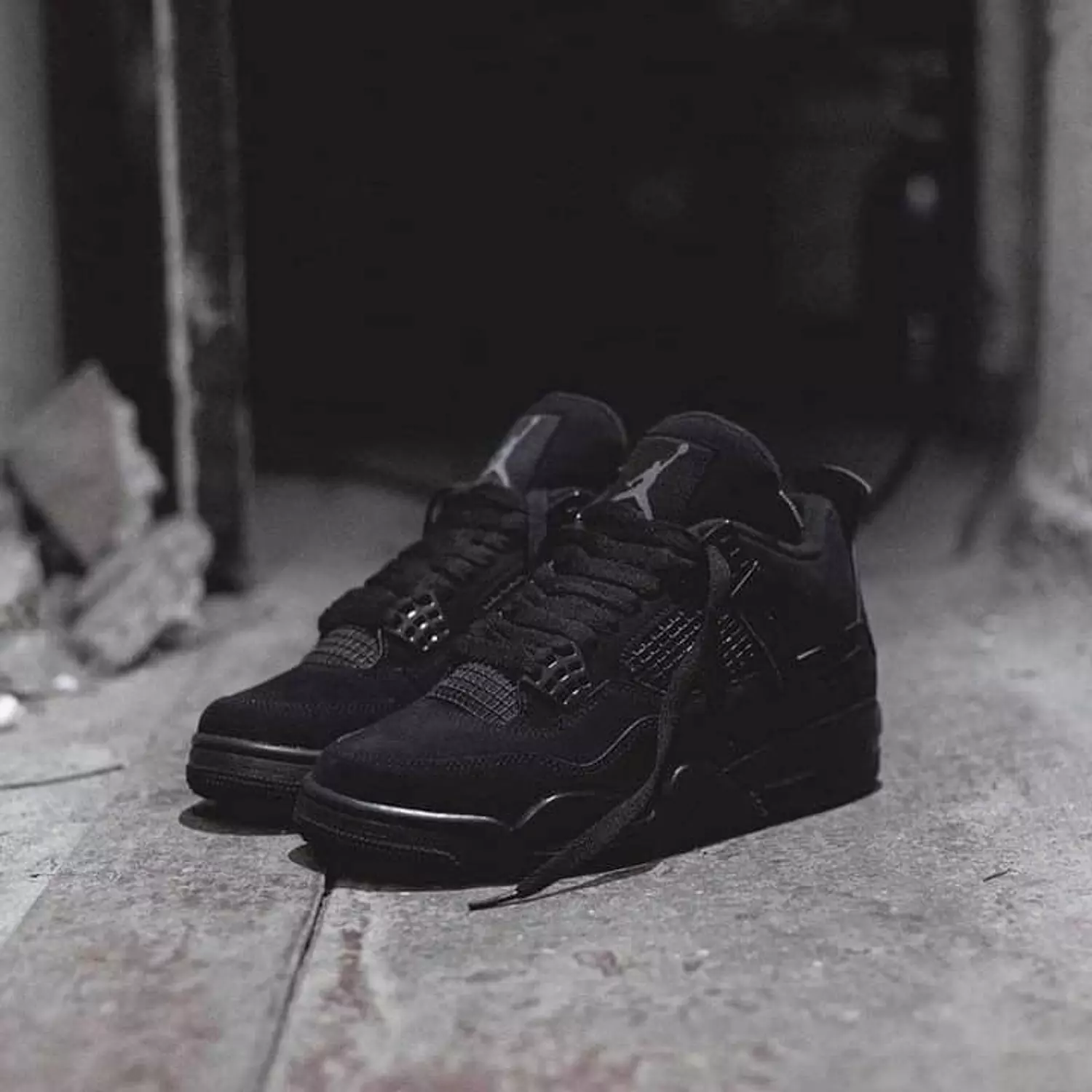 Jordan 4 ‘Black cat’ 1