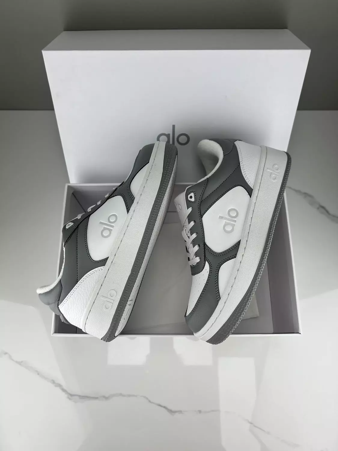 Alo Yoga shoes White/ Grey  5