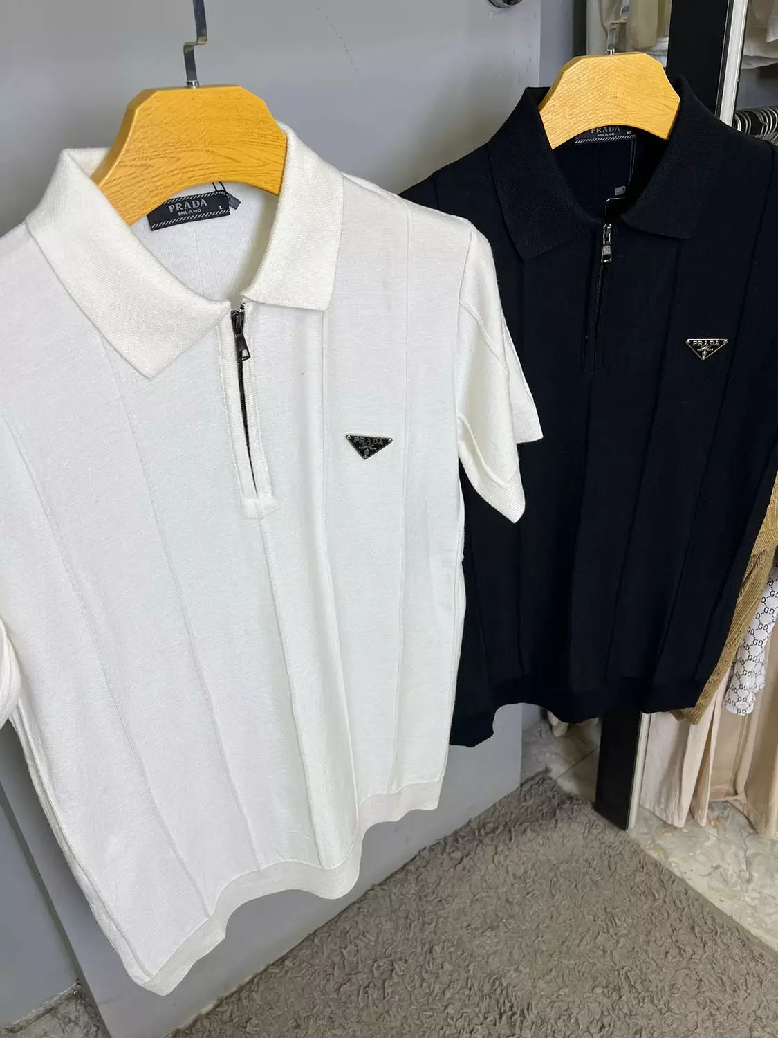 PRADA TSHIRT / 54 7