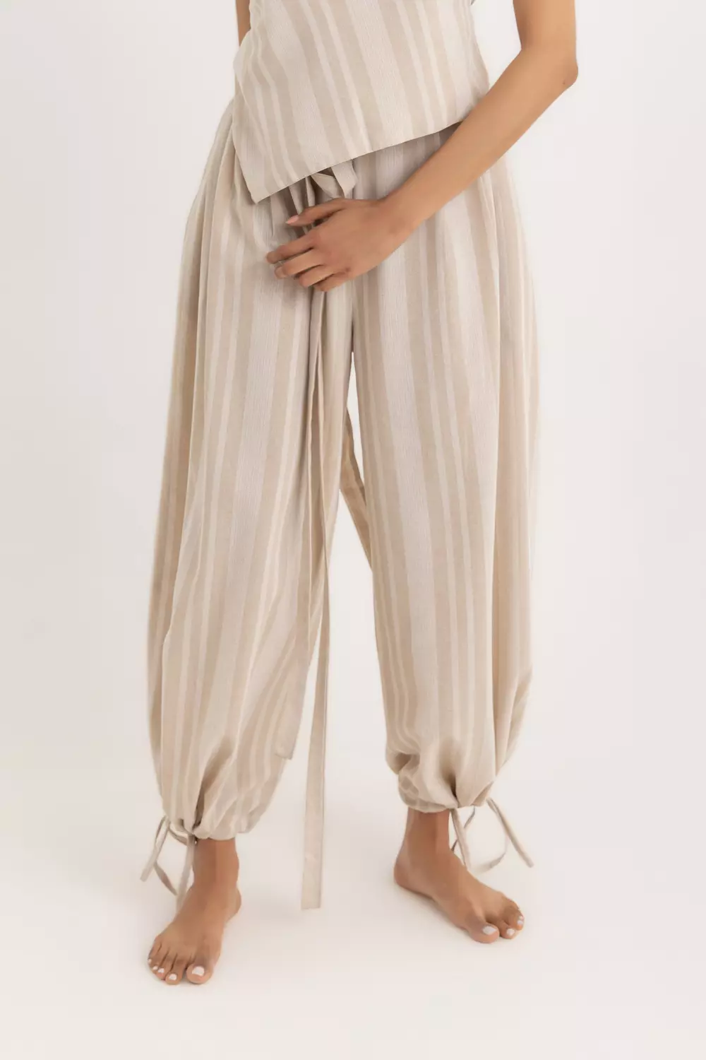 The Magic Linen Pants Beige Striped 2