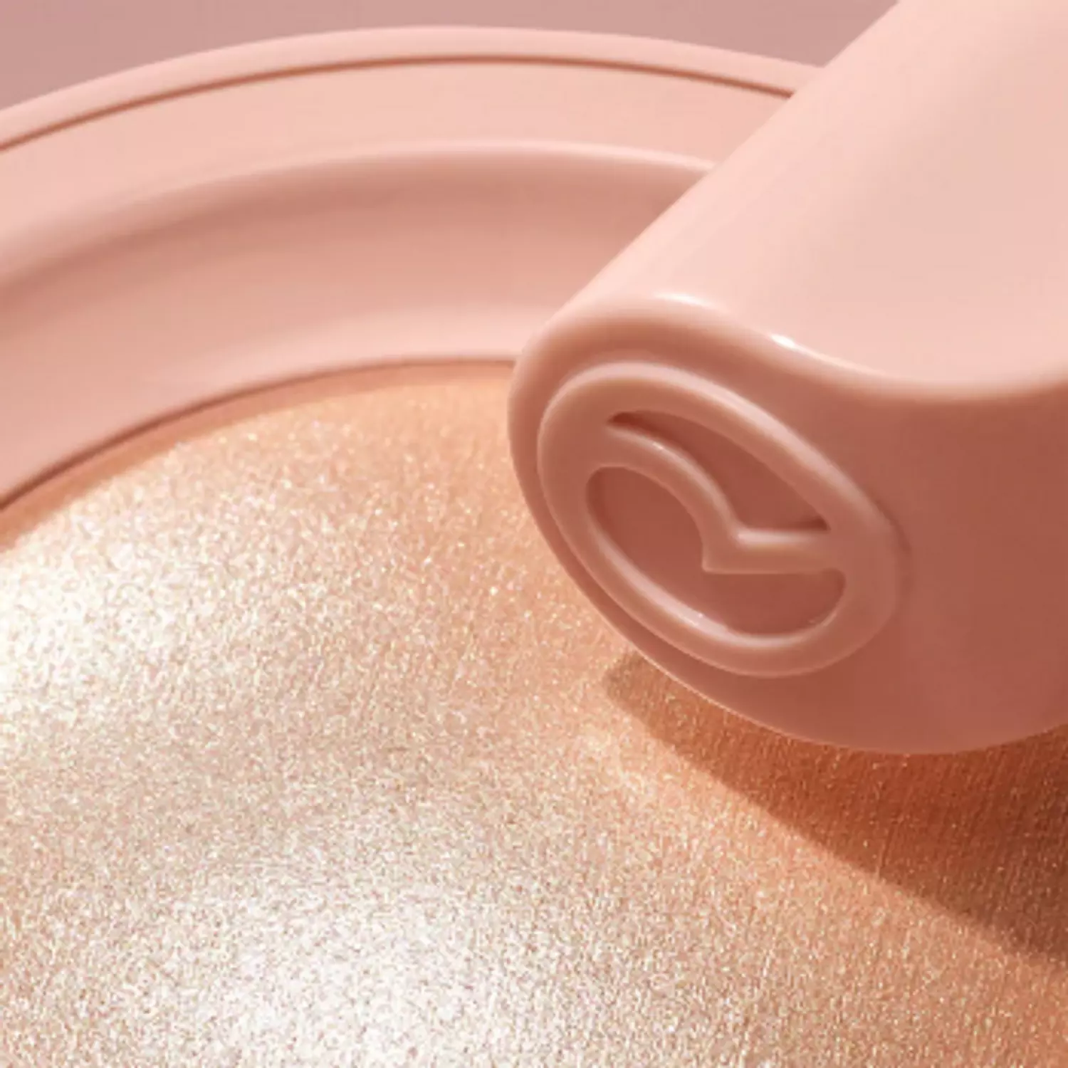 Rare Beauty by Selena Gomez Positive Light Silky  Touch Highlighter shade : Exhilarate - champagne gold 6