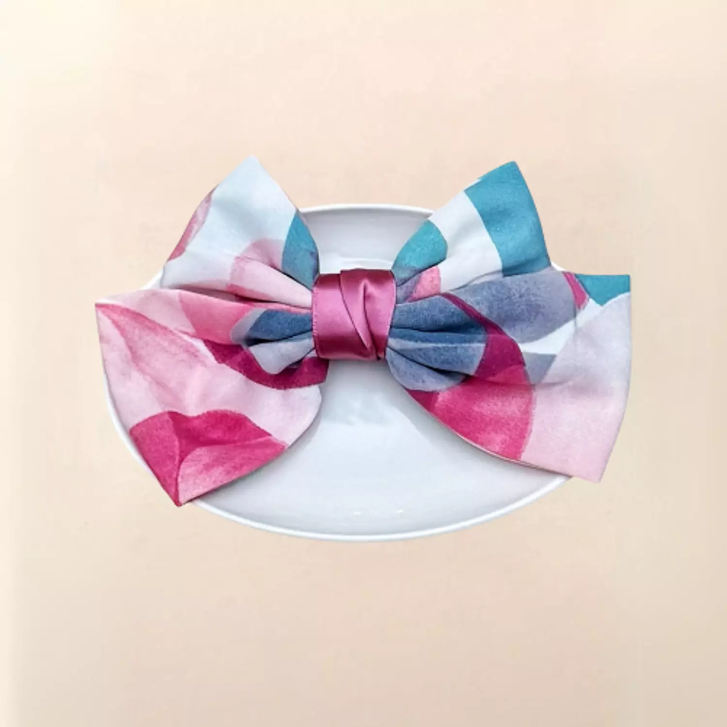 <h3><span style="color: rgb(233, 125, 106)">Hair Pins</span></h3>