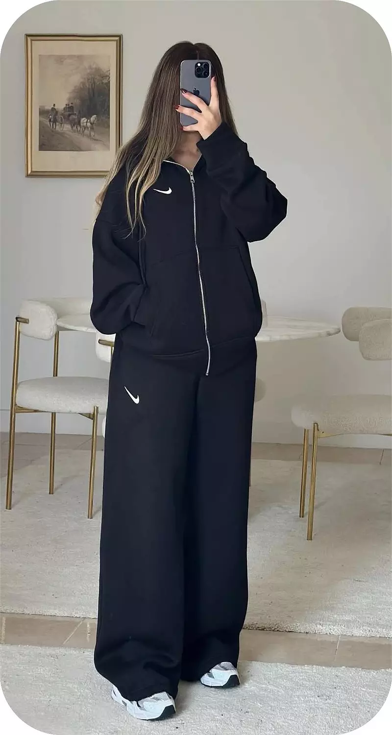 Nike Set مصنوعة من خامة الميلتون القطني (Heavy Fleece) hover image