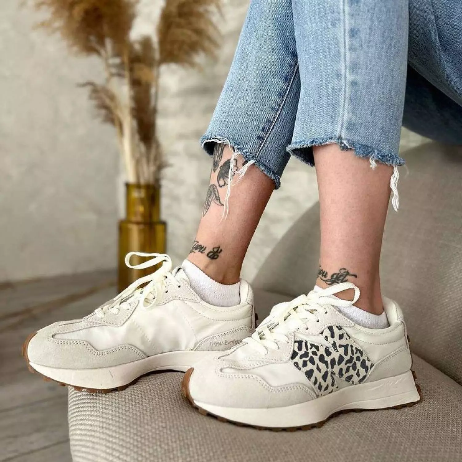 new balance 327 tiger 2