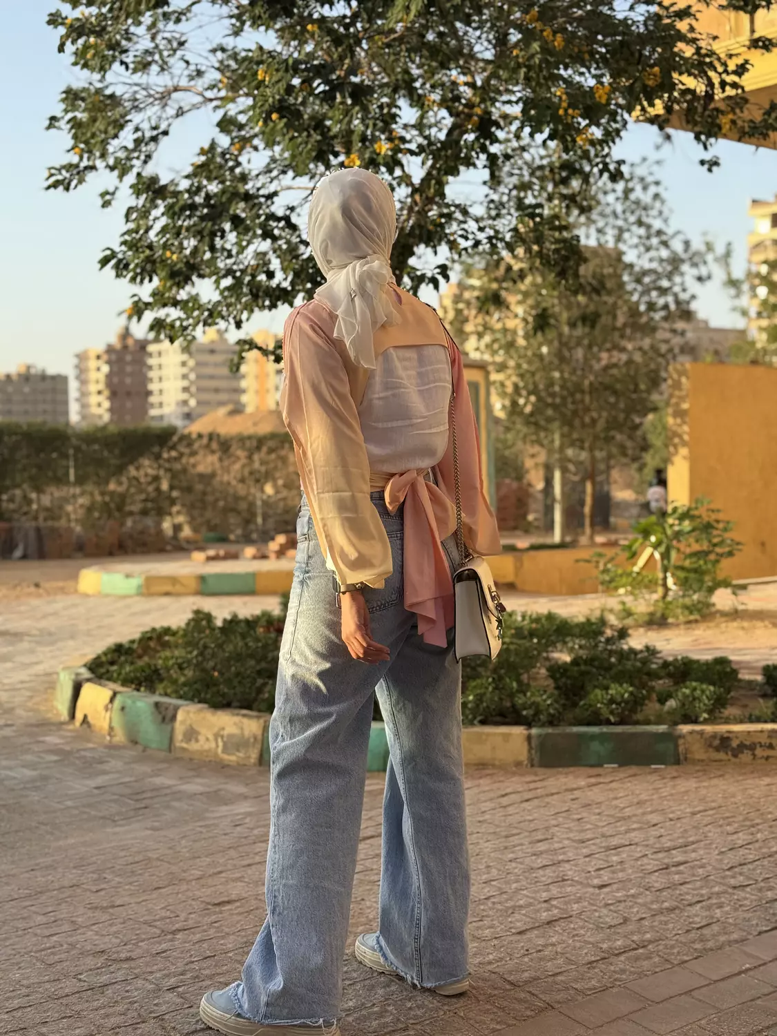 Pastel Mohra hover image