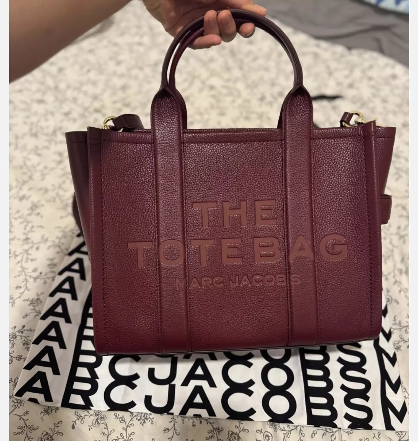 THE LEATHER SMALL TOTE BAG  hover image