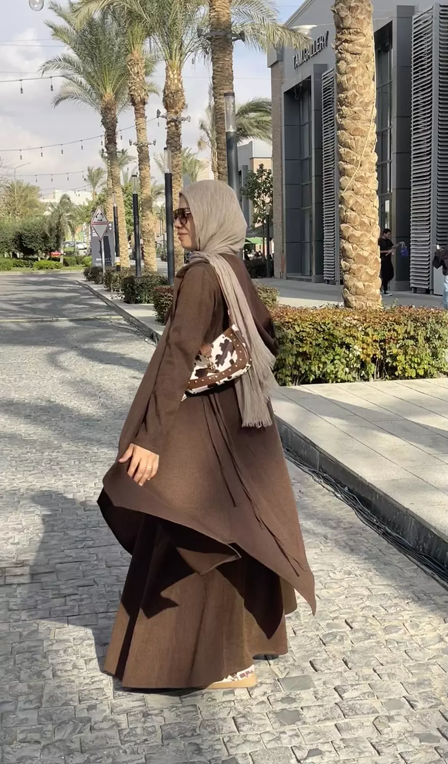 Brown set hover image