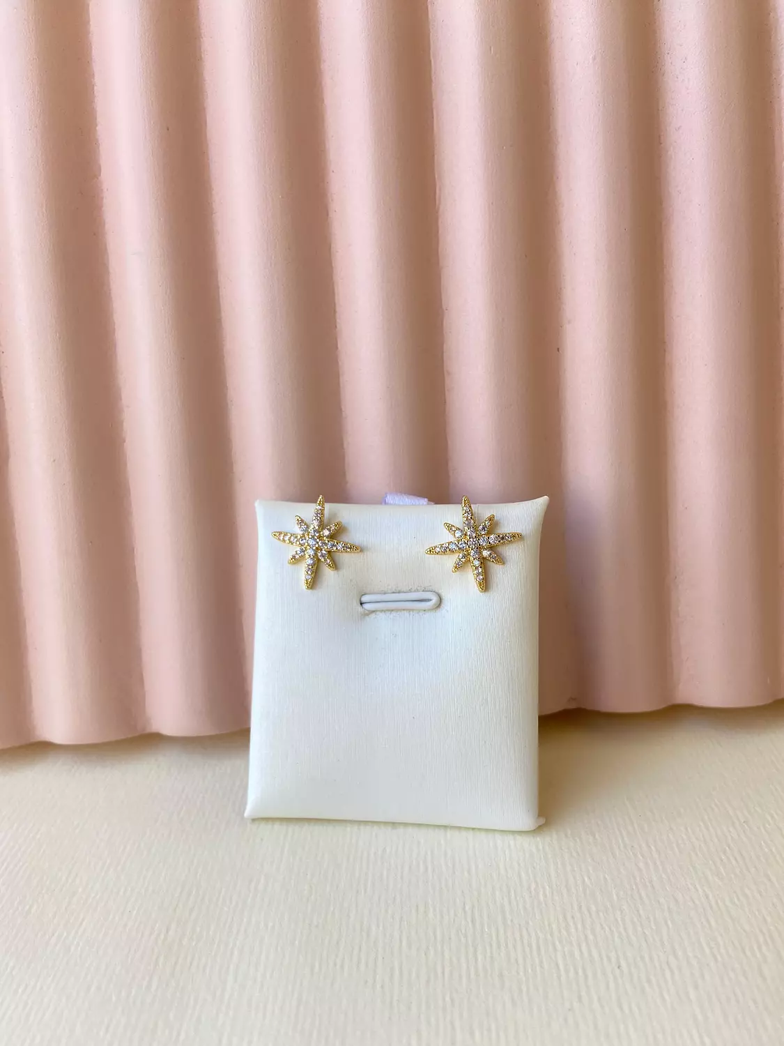 Briller Earrings image