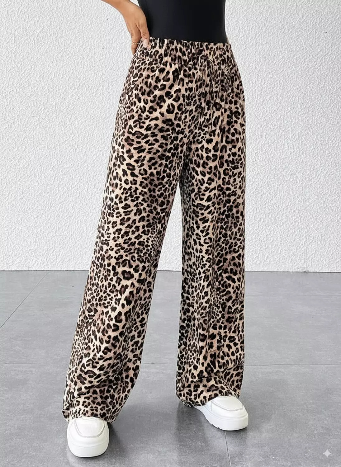 High-Waist Linen Pants in Leopard Pattern image