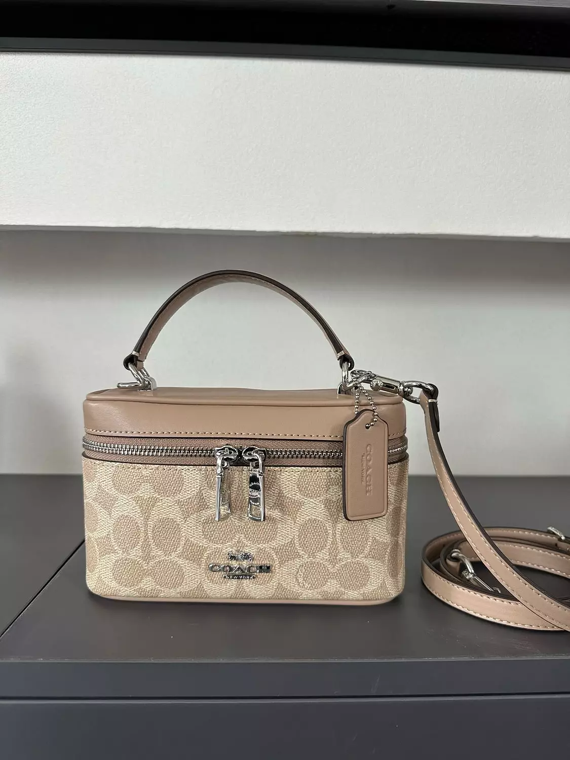 Coach box bag image