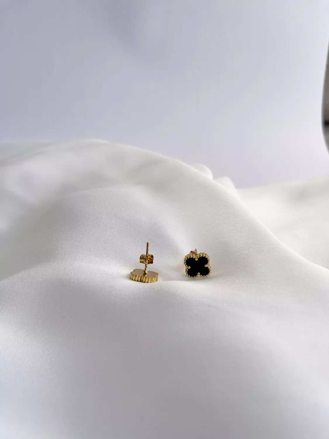 Black van cleef studs 1