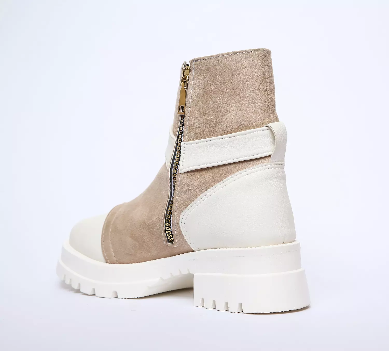 Conquer Boots  2