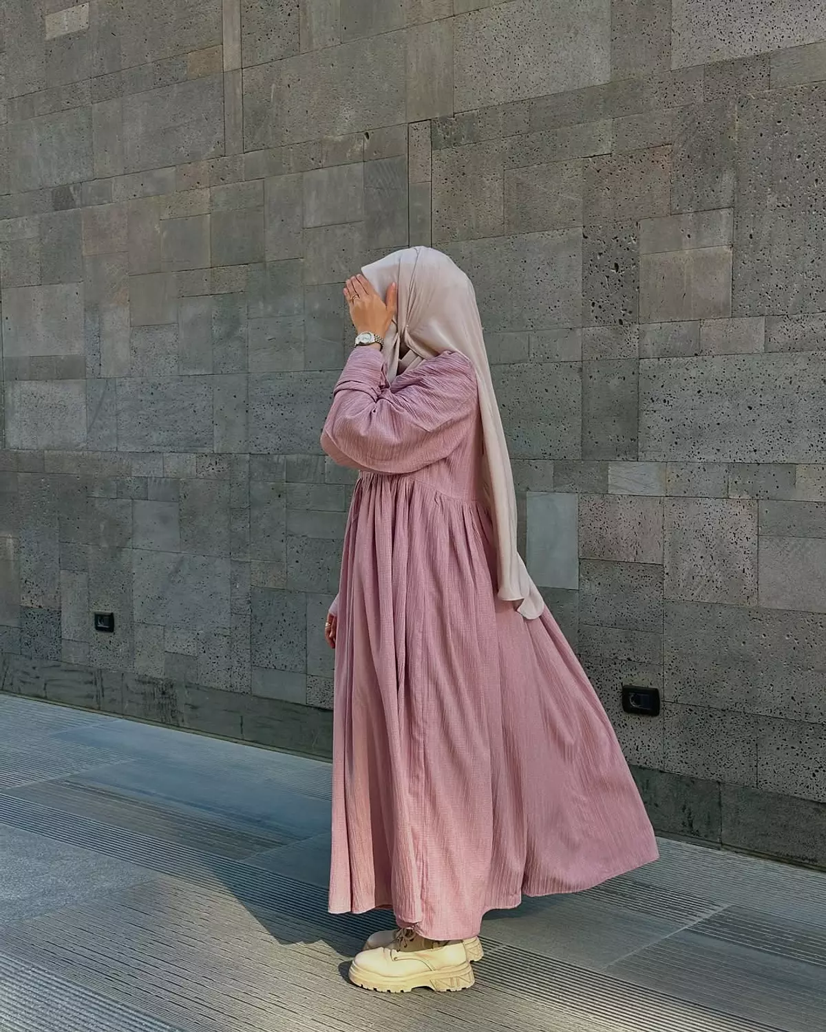 طرحة عريضة مقاس ١٧٥*٨٠ hover image
