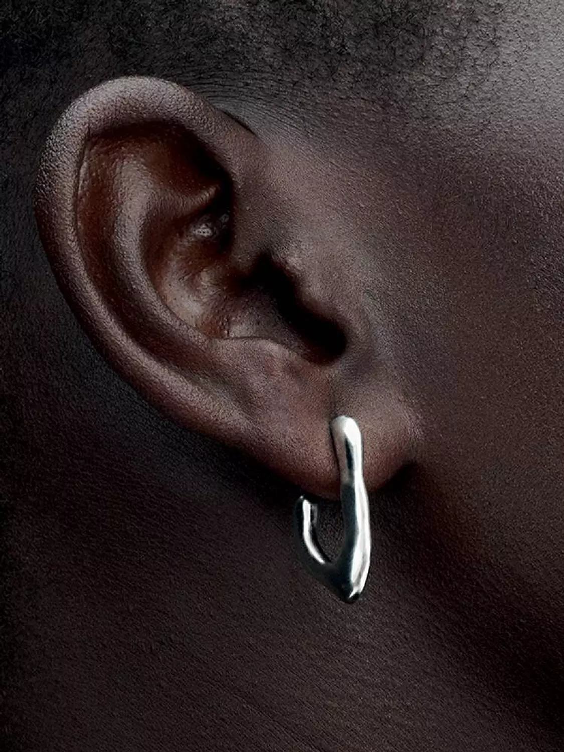 Organically V-shaped Open Hoop Earrings 1