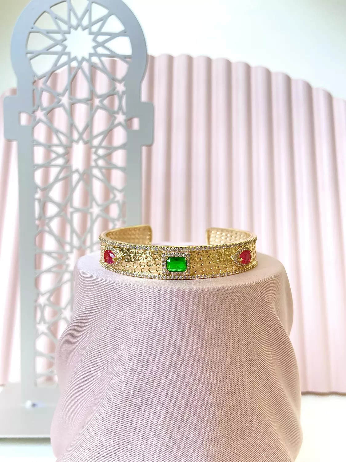 Elegantloop bangle image