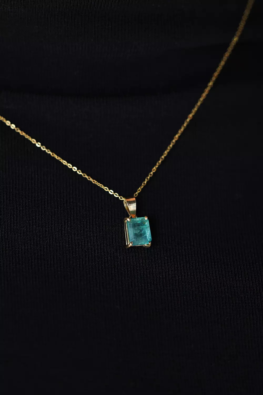 Emerald 18k gold necklace hover image