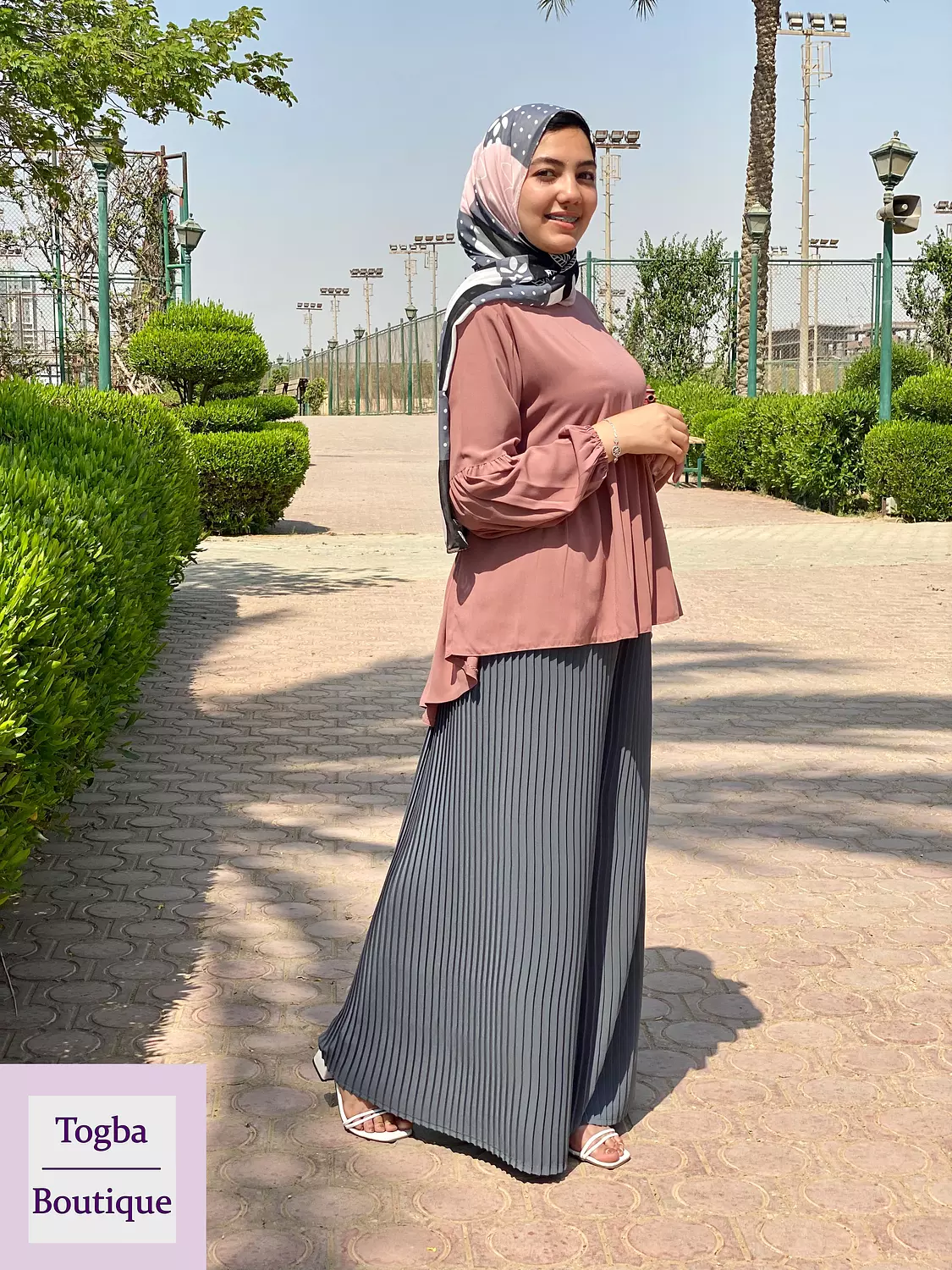 Pleated pants  18