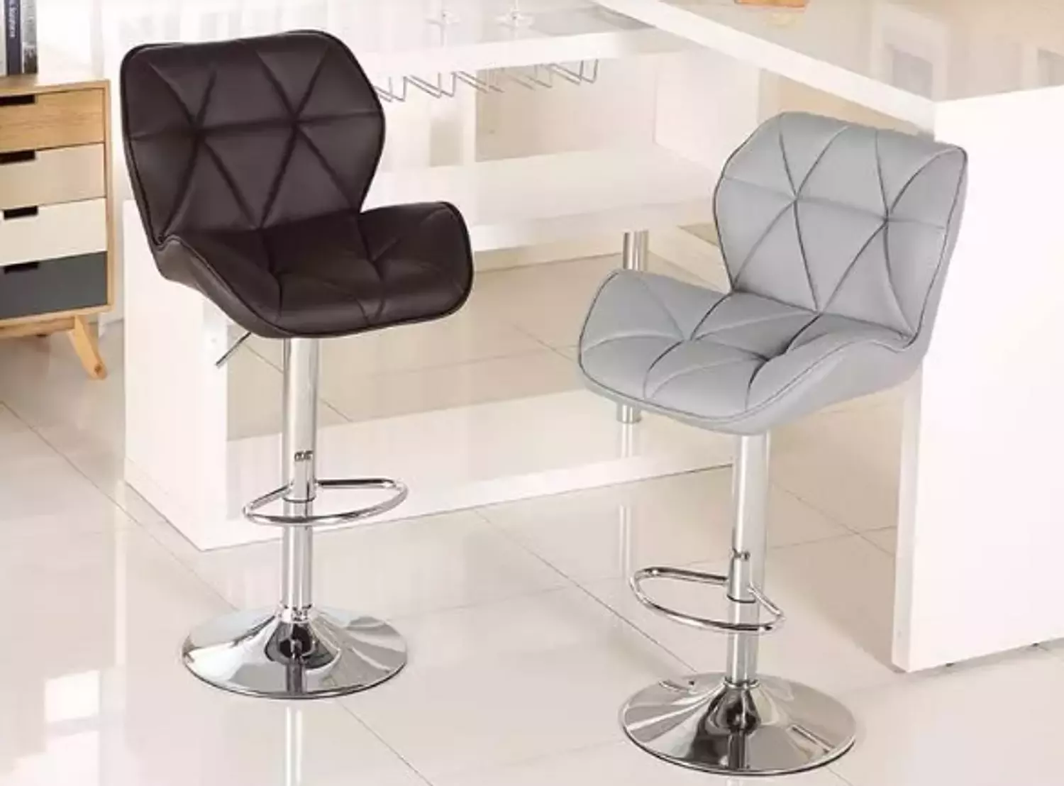 كرسي بار جلد تطريز مثلثات اسود 6