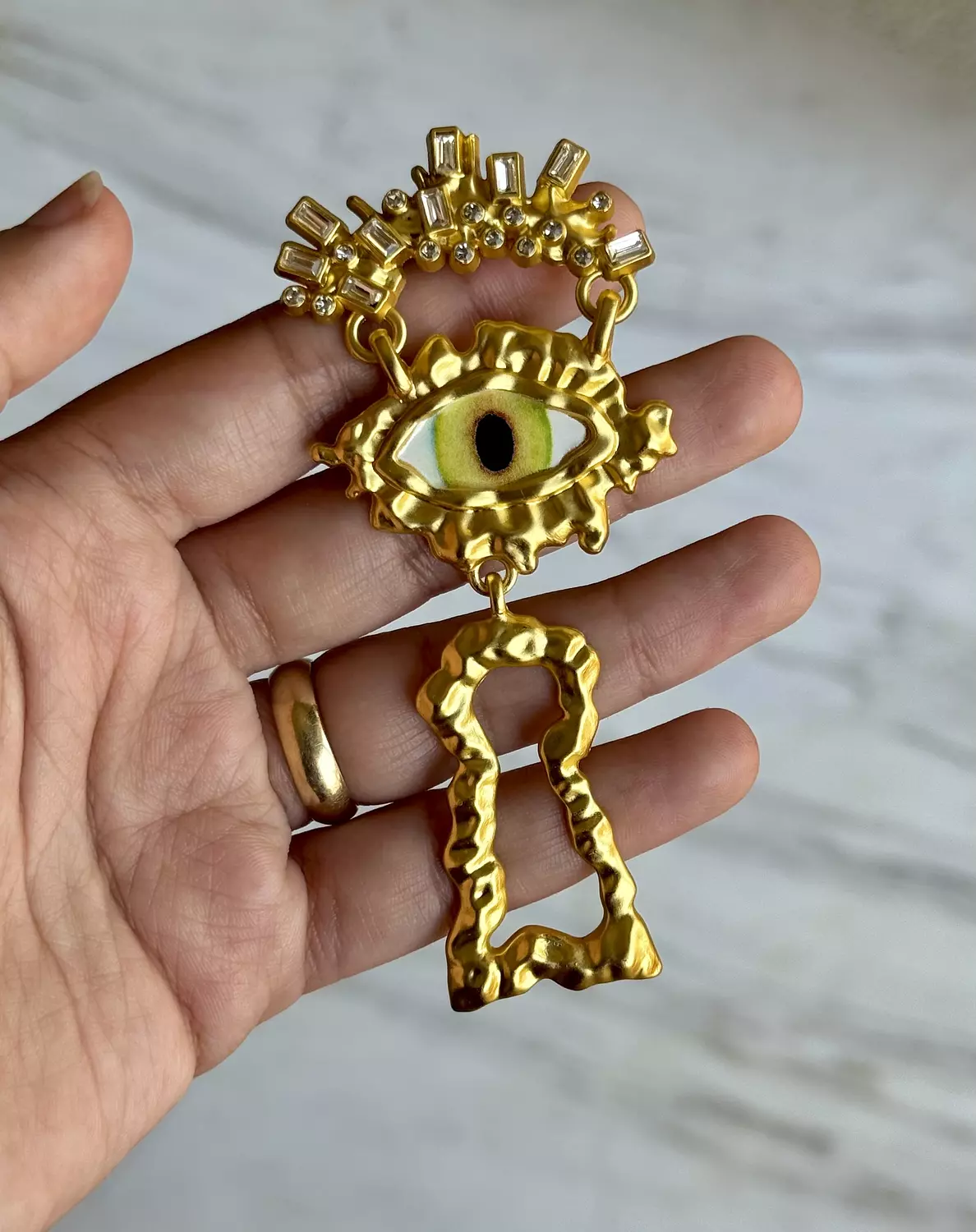 Broche 18 1
