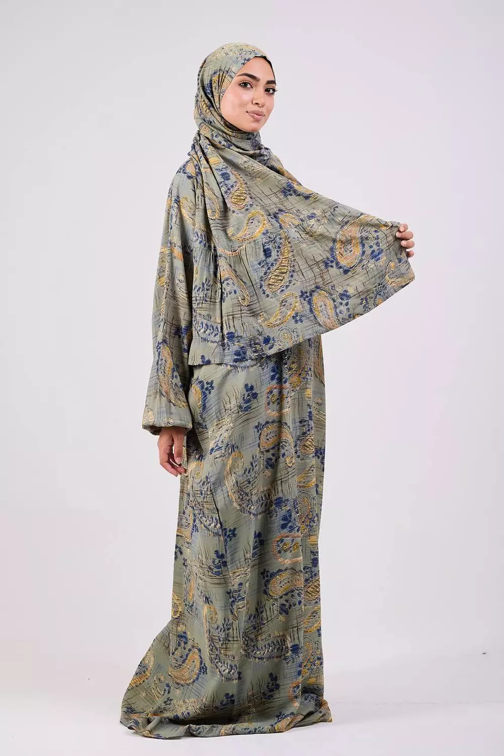 Sage & gold Viscous image