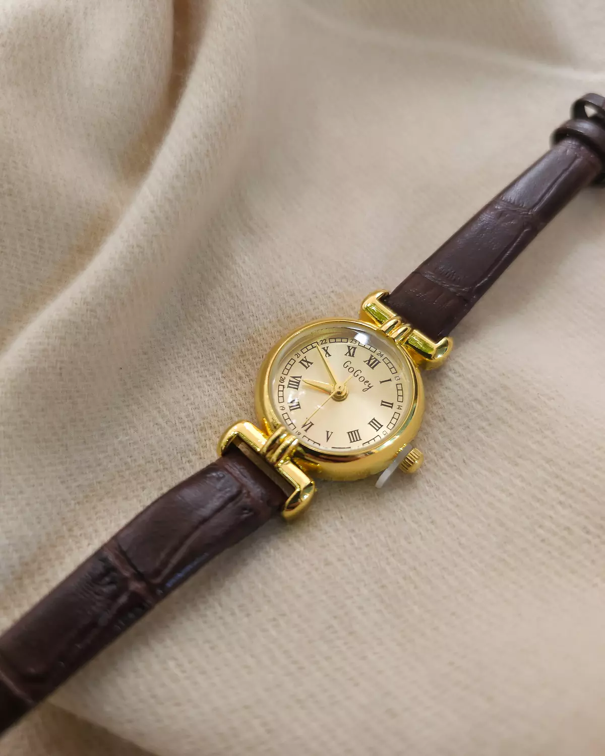 ساعة غَزَل hover image