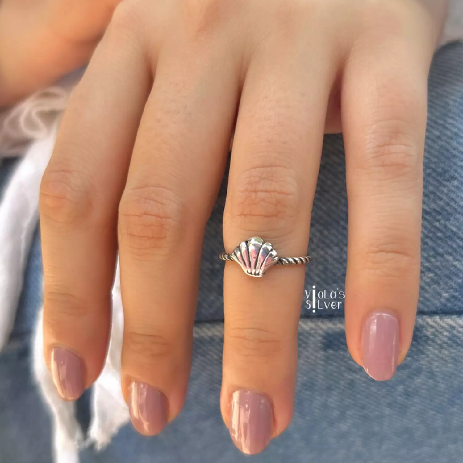 Seashell knuckle image