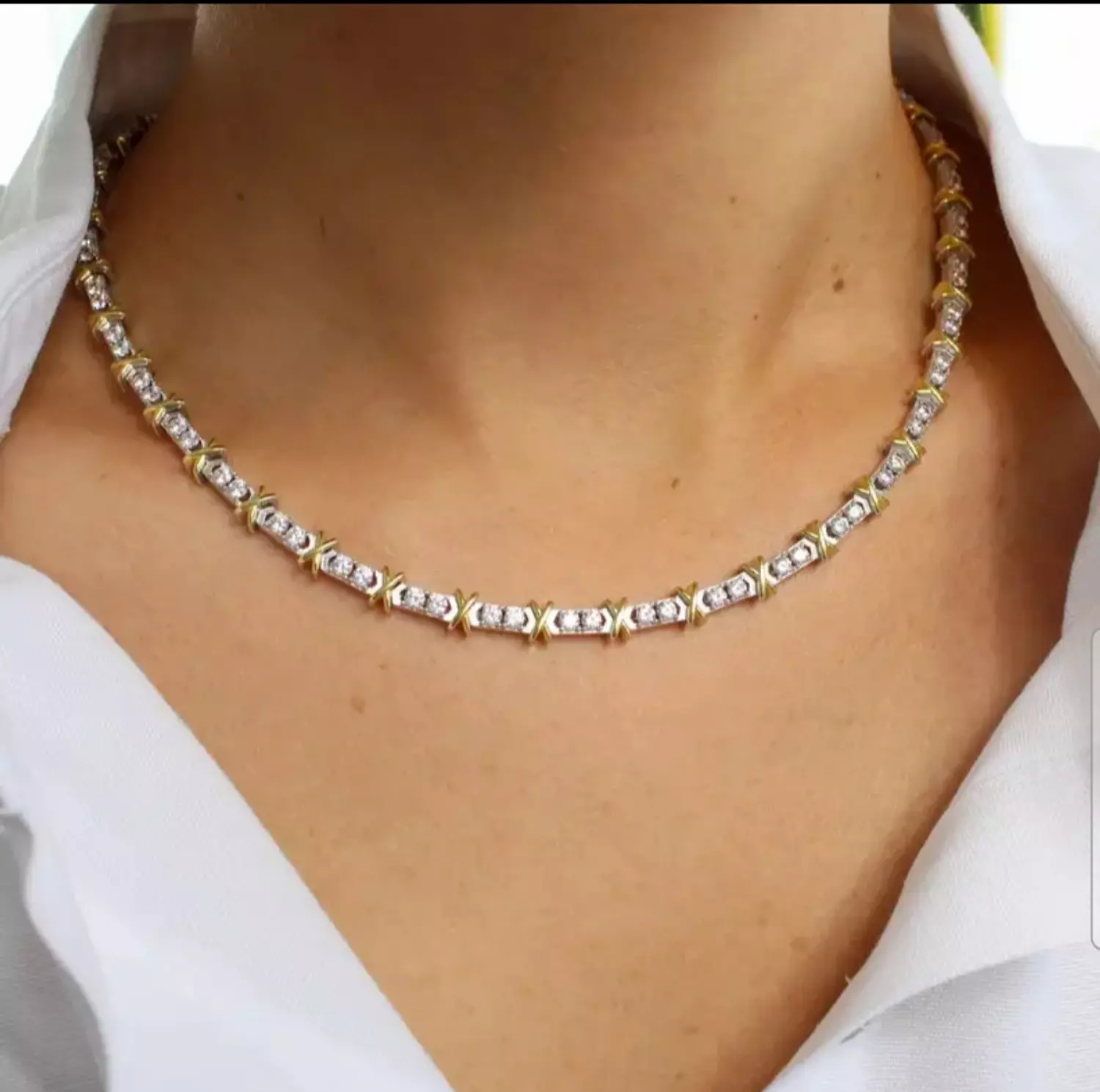 Chocker C12 hover image