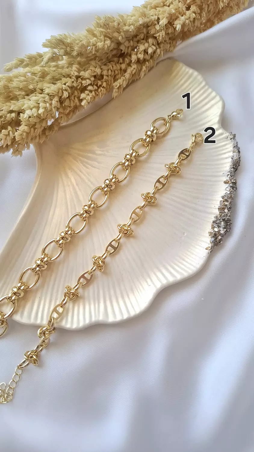 Bold Chinese Gold bracelet image