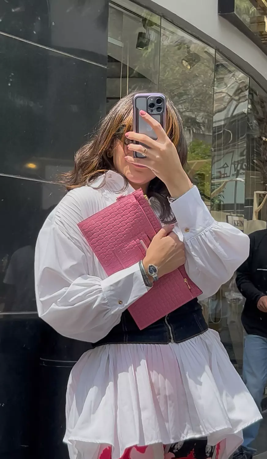 VeeV Pinky Clutch 5