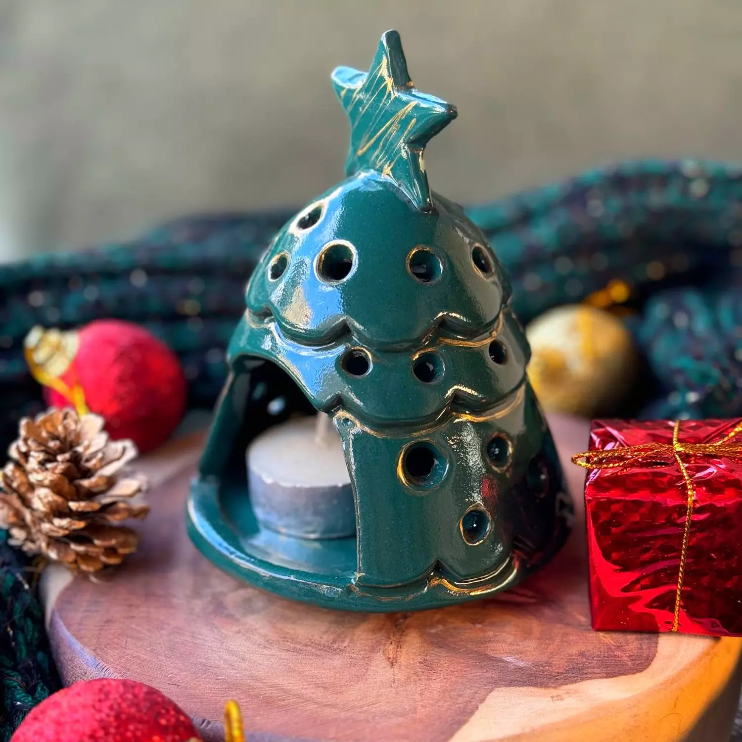Christmas tree candle holder  1