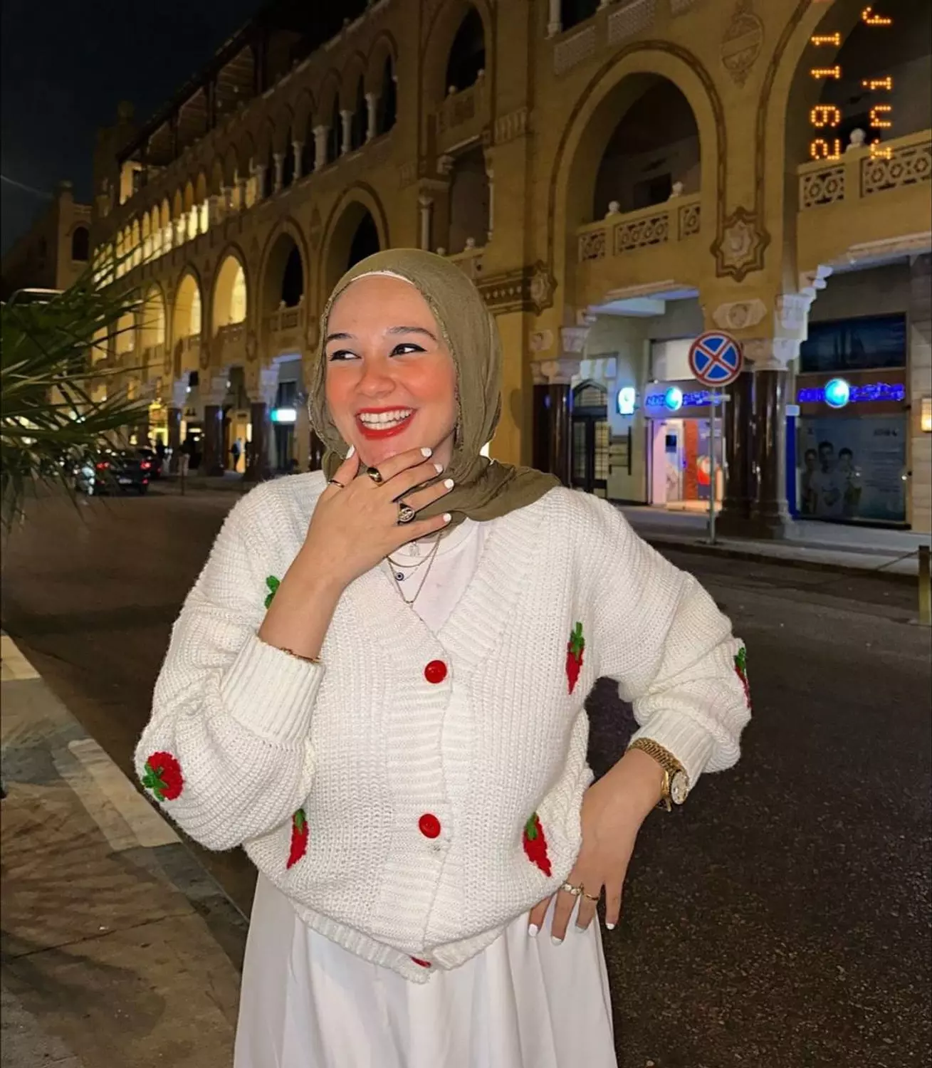 Strawberry pullover  1
