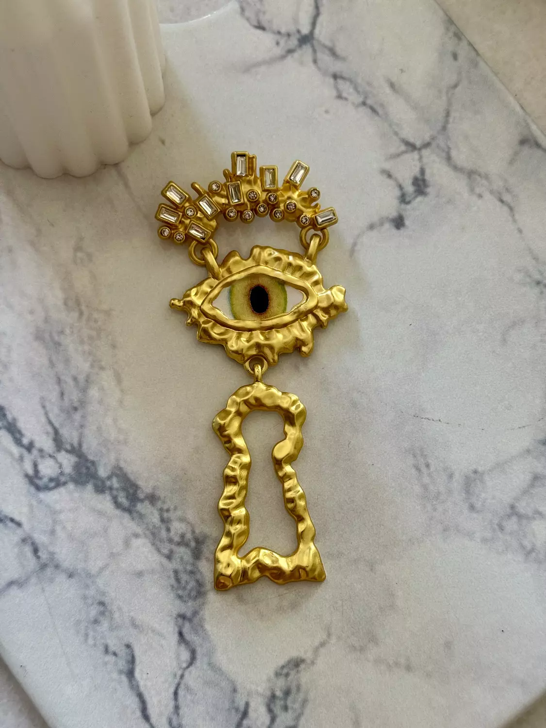 Broche 18 2