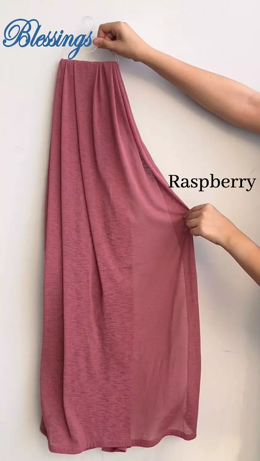 Scarf-Cuddle- Raspberry image