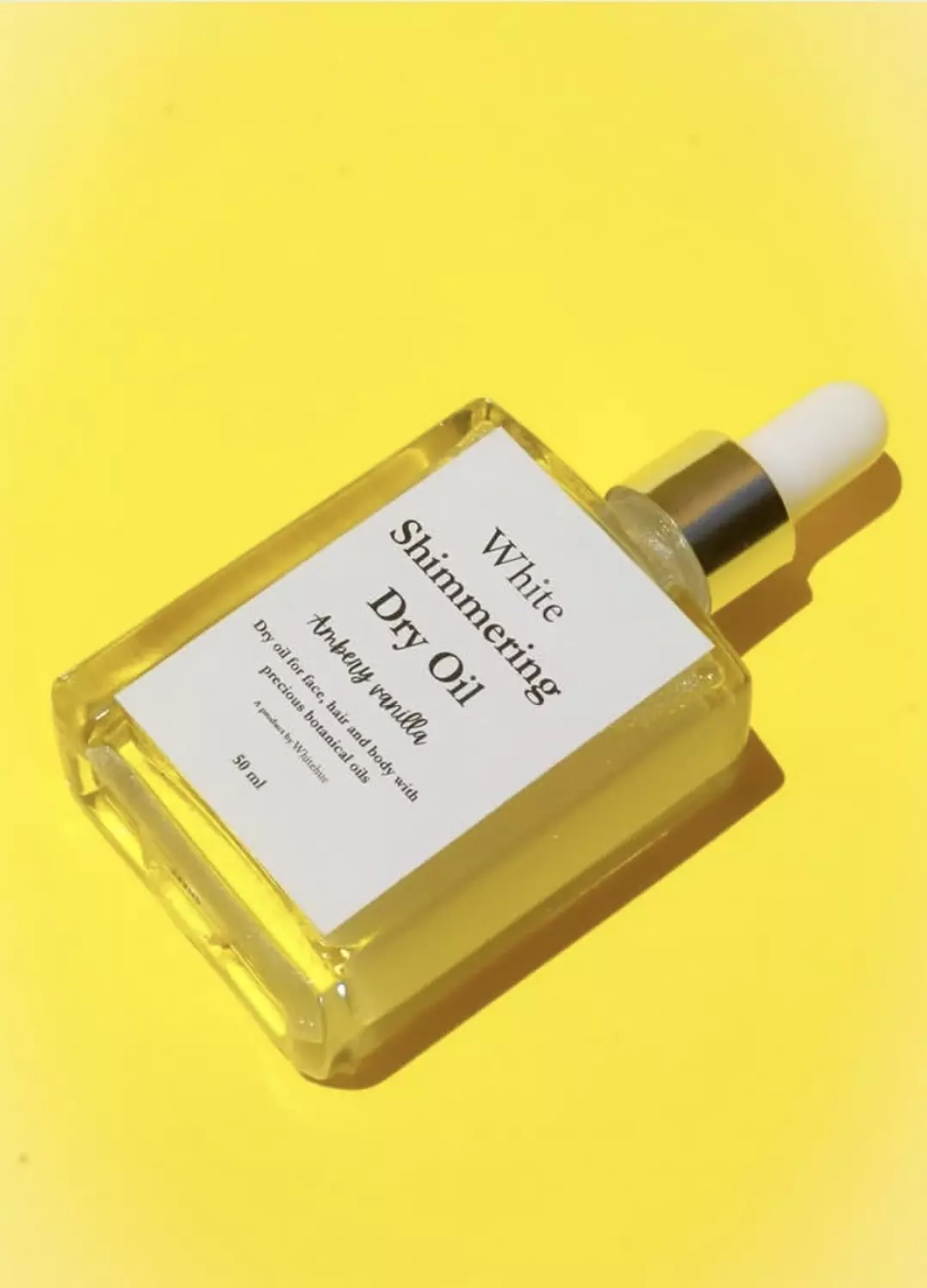 <h2 style="text-align: justify"><span style="color: rgb(232, 200, 30)"><strong>Shimmering dry oil</strong></span></h2>