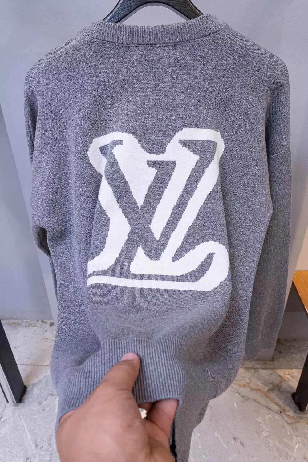 LOUIS VUITTON PULLOVER \ 1686 3