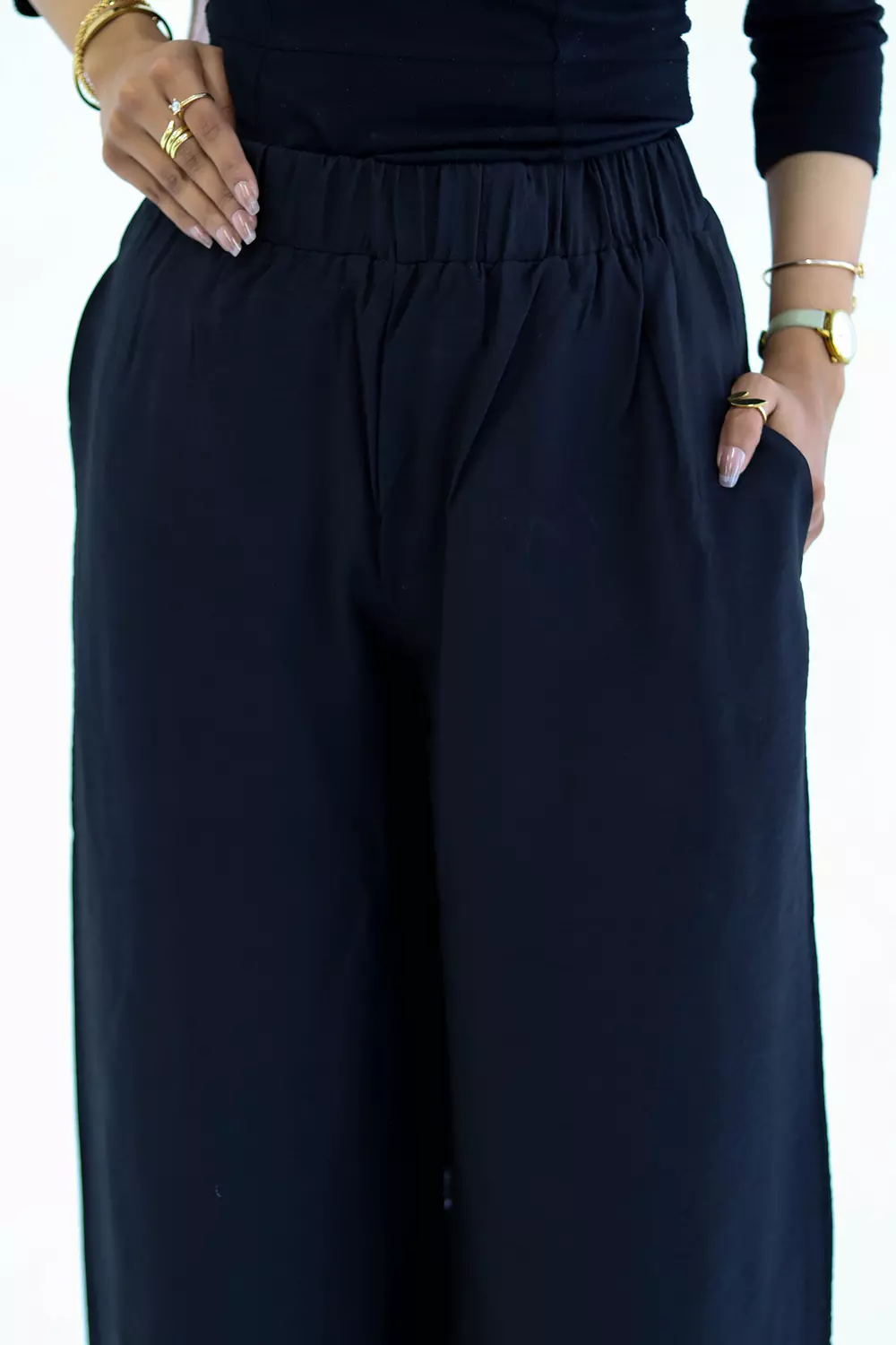 Wide-Leg Black Pants 4