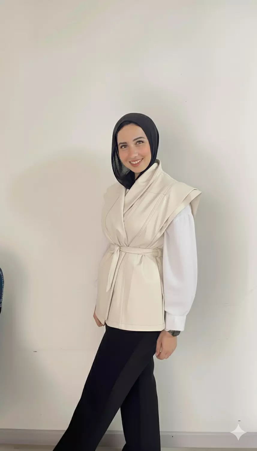 Bold Leather Vest - creamy  image