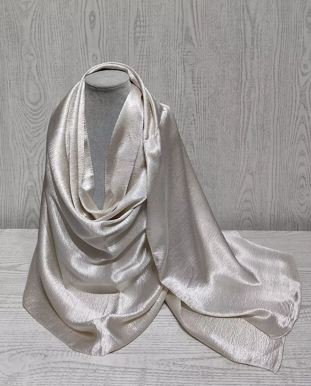 Scarf-Evening-Pearchment image