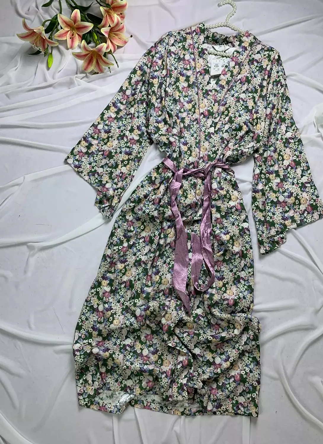 Maxi satin floral kimono robe from Primark image